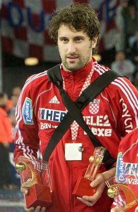 Igor Vori (Kroatien) mit seinen zwei Trophäen: bester Spieler und bester Kreisläufer der Handball WM 2009 -  Handball Länderspiel Herren WM 2009, Nationalmannschaft, Finale, Einzelbild Zagreb