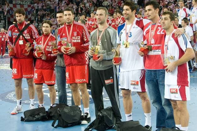 Allstars der Handball WM 2009 v.re.: Michael Guigou (Frankreich), Marcin Lijewski (Polen), Nikola Karabatic, Torwart Thierry Omeyer (beide Frankreich), Blazenko Lackovic (Kroatien), Kiril Lazarov (Mazedonien), ... -  Handball Länderspiel Herren WM 2009, Nationalmannschaft, Finale, Gruppe Zagreb