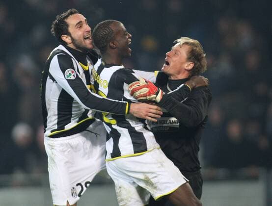 Schlussjubel Juventus Turin, v. re.: Torwart Alexander Manninger, Mohamed Sissoko und Cristian Molinaro -  Fußball Herren Coppa Italia 2008 2009, Italienischer Pokal, Pokalspiel, Juventus Turin, Juve Gruppe Turin Freude, Begeisterung,