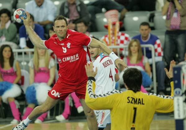 Lars Christiansen (Dänemark) gegen Torwart Slawomir Szmal (Polen) -  Handball Länderspiel Herren WM 2009, Nationalmannschaft, Nationaltrikot, Spiel um Platz 3, drei, Dänemark - Polen Gruppe Zagreb Dynamik,