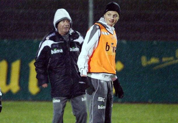 Nationaltrainer Egil Olsen und Erik Huseklepp (beide Norwegen) -  Fußball Herren Nationalmannschaft 2009, Training Gruppe