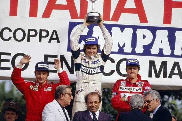 Siegerehrung GP von Italien 1983: Sieger Nelson Piquet (Brasilien Brabham BMW, Mitte), Rene Arnoux (Frankreich Ferrari, li.) und Eddie Cheever (USA Renault) Motorsport Grand Prix Herren Großer Preis von Italien 1983, Formel 1 Weltmeisterschaft, F1, F, GP, WM Gruppe Monza Freude,