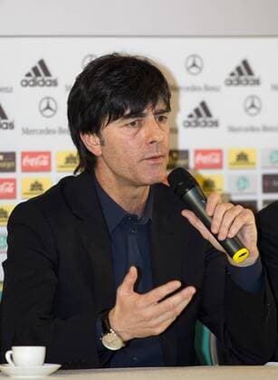 Bundestrainer Joachim Löw (Deutschland) - Pressekonferenz Fußball Herren Nationalteam 2009, Pressekonferenz, Pressetermin Einzelbild Düsseldorf