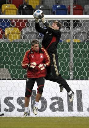 Torwart Rene Adler (re.) gegen Torwart Tim Wiese (beide Deutschland) Fußball Herren Nationalteam 2009, Training Gruppe Düsseldorf