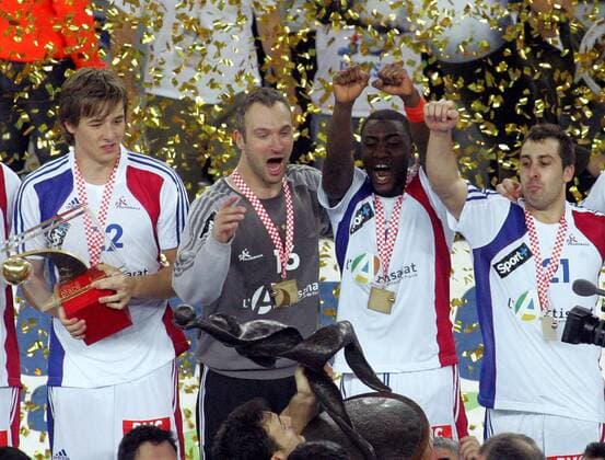 Frankreich ist Weltmeister 2009, v.li.: Xavier Barachet, Torwart Thierry Omeyer, Luc Abalo und Michael Guigou -  Handball WM Herren WM 2009, Länderspiel, Nationalteam, Nationaltrikot, Finale Gruppe Zagreb Freude, Begeisterung,