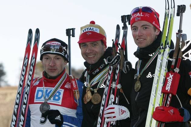WM Siegerehrung über 12,5km Verfolgung - V.li. Maxim Tchoudov (Rußland), Weltmeister Ole Einar Björndalen, Alexander Os (beide Norwegen) Biathlon Herren WM 2009 Gruppe Pyeongchang
