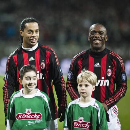 Ronaldinho (li.) und Clarence Seedorf (beide AC Mailand) Fußball EC 3 Herren UEFA Cup 2008 2009, Pokal, Europapokal, AC Mailand, Milan Gruppe Bremen