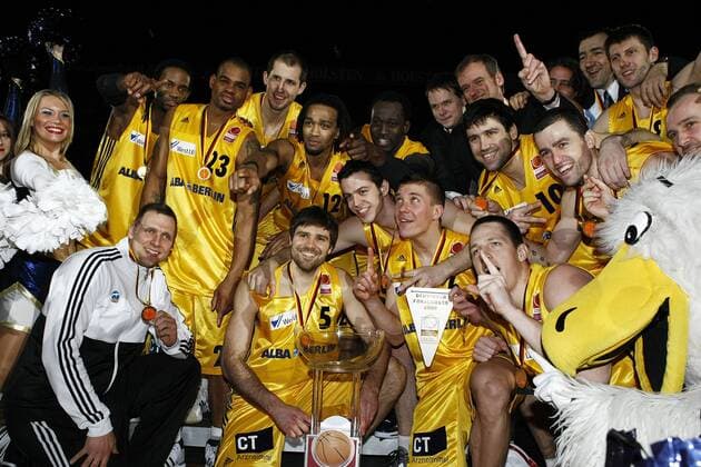 ALBA Berlin ist BBL Pokalsieger 2009 Basketball Herren BBL Pokal 2008 2009, Pokalspiel, Finalrunde, Endrunde, Finale, Top Vier, Final Four Gruppe o0 FinalFour Hamburg Begeisterung, Freude,