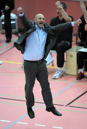 Trainer Hans Peter Müller Angstenberger (Rottenburg) jubelt Volleyball 1. BL Herren Saison 2008 2009, TV Rottenburg Einzelbild Tübingen Freude, Begeisterung,
