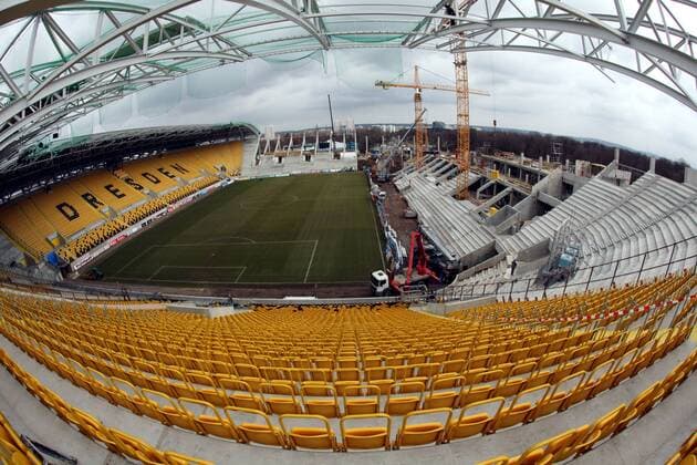 Fußball, Stadiongeschichte SG Dynamo Dresden Baustelle des Rudolf Harbig Stadions - Heimspielstätte von Dynamo Dresden Fußball Herren 3. Liga 2008 2009, SG Dynamo Dresden, Bau, Baustelle, Bauarbeiten, Stadionumbau Totale Dresden