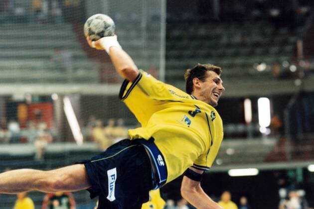 Magnus Wislander (Schweden) Handball EM Herren EM 1998, Nationalteam, Länderspiel, Nationaltrikot Einzelbild Dynamik,