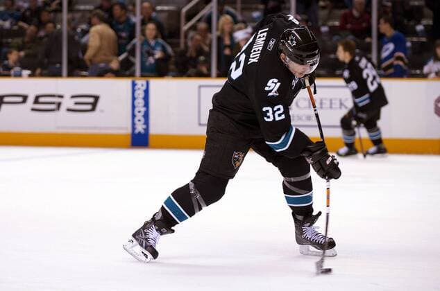 Claude Lemieux (San Jose Sharks) - (Icon28309021953) Eishockey Herren NHL 2008 2009 Einzelbild San Jose EDITORIAL USE ONLY