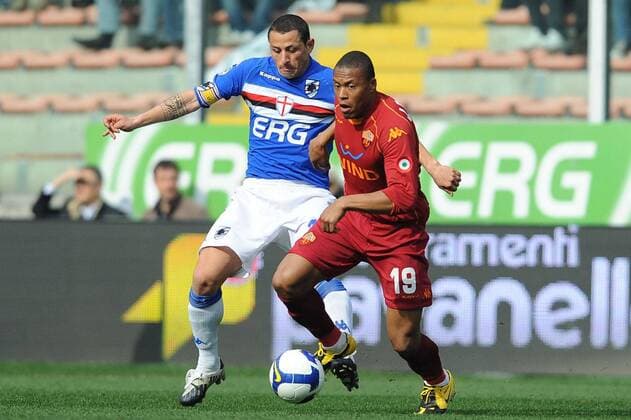 Julio Baptista (AS Rom, re.) gegen Angelo Palombo (Sampdoria Genua) -  Fußball Herren Serie A 2008 2009, 1. Liga, Sampdoria Genua - AS Rom 2:2, Roma Gruppe Genua Dynamik,
