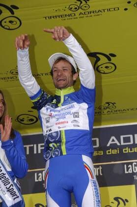 Michele Scarponi (Italien Diquigiovanni Androni) gewinnt die 6. Etappe bei Tirreno Adriatico 2009 -  Radsport Herren Tirreno Adriatico 2009, Straßenradsport, Straße, Rad, Einzelbild 6. Etappe: Civitanova Marche - Camerino Freude,