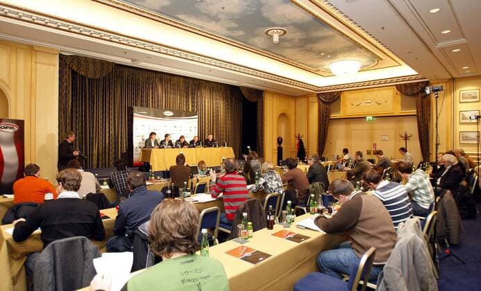 Journalisten bei einer ÖFB Pressekonferenz in Wien -  Fußball Herren Pressekonferenz 2009, Pressetermin, Nationalmannschaft Totale Wien