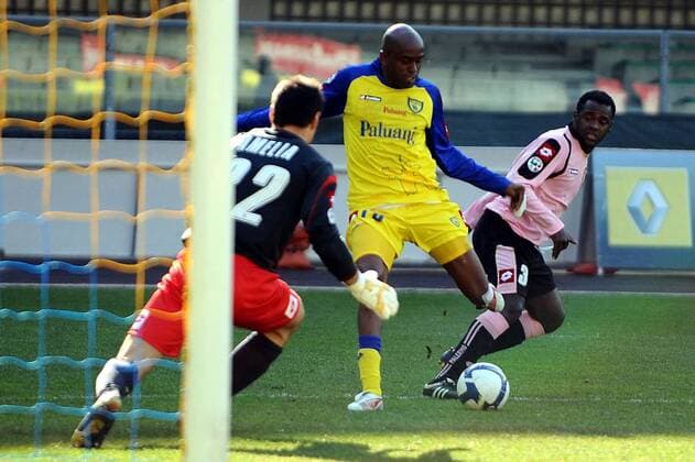 Luciano (Chievo Verona, Mitte) trifft zum 1:0 -  Fußball Herren Serie A 2008 2009, 1. Liga, AC Chievo Verona - US Palermo 1:0 Gruppe Verona