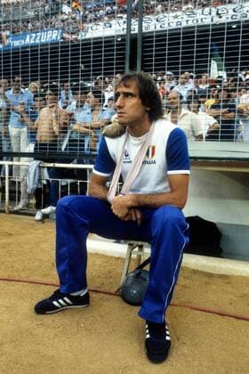 Francesco Graziani (Italien) verletzt am Spielfeldrand Fußball WM Herren WM Finale 1982, Länderspiel, Nationalteam, Einzelbild Madrid