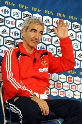 Nationaltrainer Raymond Domenech (Frankreich) - Pressekonferenz -  (pan30721) Fußball Herren Nationalmannschaft 2009, Pressekonferenz, Pressetermin, Einzelbild Clairefontaine