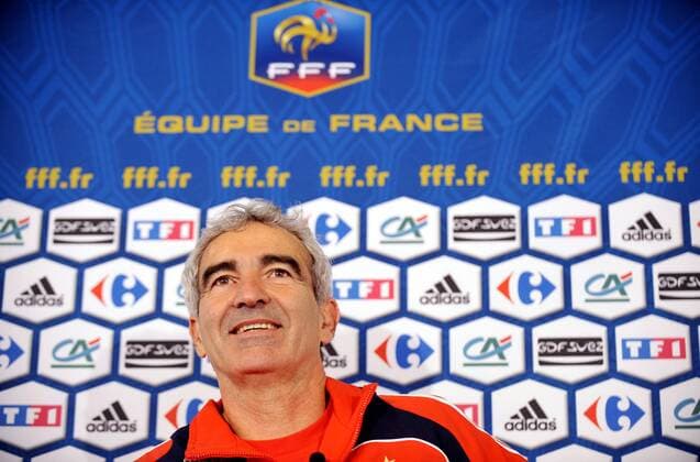 Nationaltrainer Raymond Domenech (Frankreich) - Pressekonferenz -  (pan30719) Fußball Herren Nationalmannschaft 2009, Pressekonferenz, Pressetermin, Einzelbild Clairefontaine