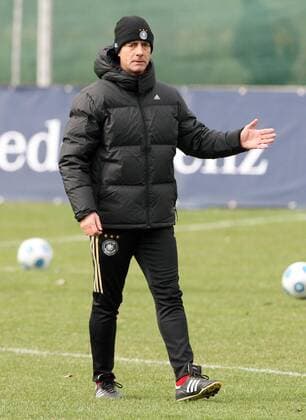 Bundestrainer Joachim Löw (Deutschland) Fußball Herren Nationalteam 2009, Training Einzelbild Abtnaundorf