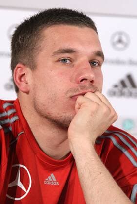 Lukas Podolski (Deutschland) nachdenklich - Pressekonferenz Fußball Herren Nationalmannschaft 2009, Pressekonferenz, Pressetermin Porträt Leipzig