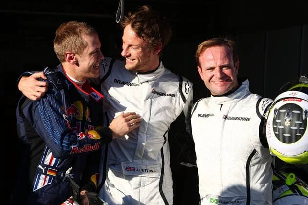 Qualifying zum GP von Australien 2009: Jenson Button (England, Mitte) holt die Pole Position vor Teamkolle Rubens Barrichello (Brasilien beide Brawn GP, re.) und Sebastian Vettel (Deutschland Red Bull) Motorsport Grand Prix Herren Großer Preis von Australien 2009, Formel 1 Weltmeisterschaft, F1, F, GP, WM, Qualifying Gruppe Albert Park Melbourne Freude,