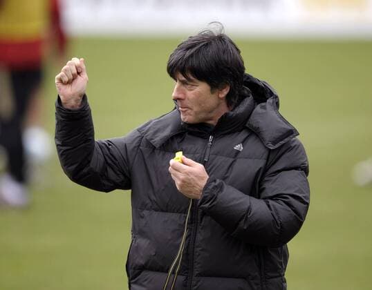Bundestrainer Joachim Löw (Deutschland) Fußball Herren Nationalteam 2009, Training Einzelbild Leipzig