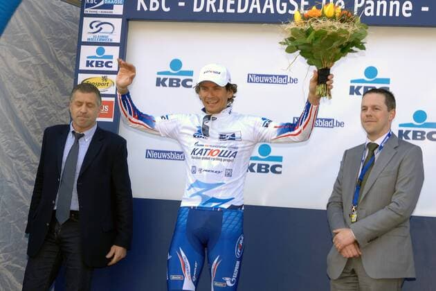 Filippo Pozzato (Italien Katusha, Mitte) gewinnt die 1. Etappe der KBC Driedaagse van De Panne Koksijde 2009 Radsport Herren KBC Driedaagse van De Panne Koksijde 2009, Straßenradsport, Straße, Rad, Vdig Gruppe 1. Etappe: Middelkerke - Zottegem Freude,