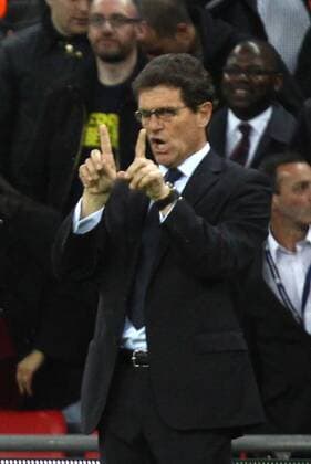 Nationaltrainer Fabio Capello (England) gibt Anweisungen -  Fußball Länderspiel Herren WM Quali 2009, Nationalmannschaft Einzelbild London