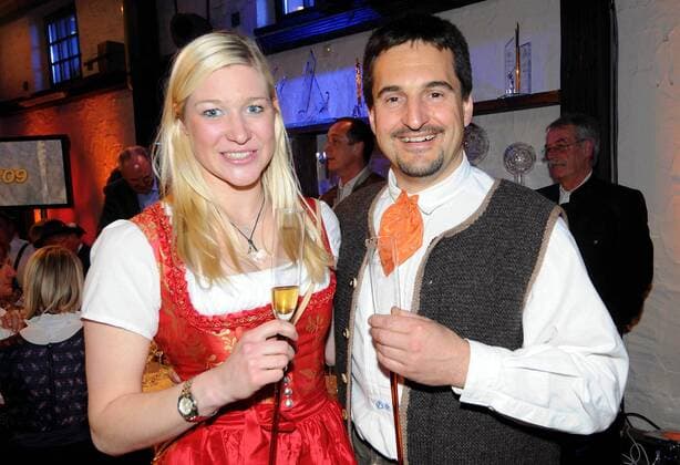 Amelie Kober und Georg Hackl (beide Deutschland) anlässlich der Winterstars 2009 Rennrodeln Herren Winterstar 2009, o0 Gala, Sportgala Gruppe Bodenmais