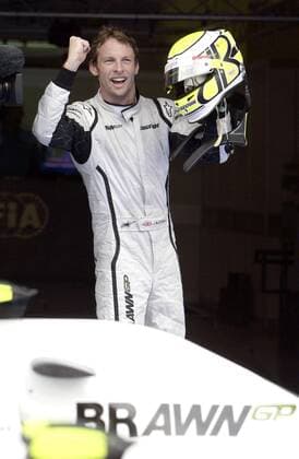 Jenson Button (England Brawn GP) bejubelt seine Pole Position in Malaysia Motorsport Grand Prix Herren Großer Preis von Malaysia 2009, Formel 1 Weltmeisterschaft, F1, F, GP, WM, Qualifying Einzelbild Kuala Lumpur Sepang Freude,