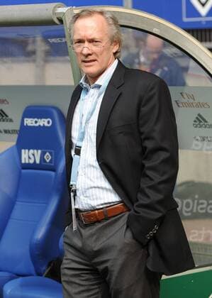 Teammanager Bernd Wehmeyer (HSV) Fußball 1. BL Herren Saison 2008 2009, Hamburger SV Einzelbild Hamburg Nachdenklichkeit,