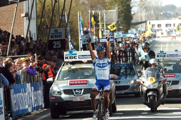 Stijn Devolder (Belgien Quick Step) gewinnt die Flandern Rundfahrt 2009 -  Radsport Herren Flandern Rundfahrt 2009, Flandernrundfahrt, Straßenradsport, Straße, Rad, ProTour Einzelbild Begeisterung, Freude,