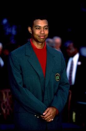 Sieger Tiger Woods (USA) bei der Siegerehrung des Masters Tournament 1997 - (Icon5020225) Golf Herren Masters Tournament 1997, PGA Tour Einzelbild Augusta Freude, EDITORIAL USE ONLY