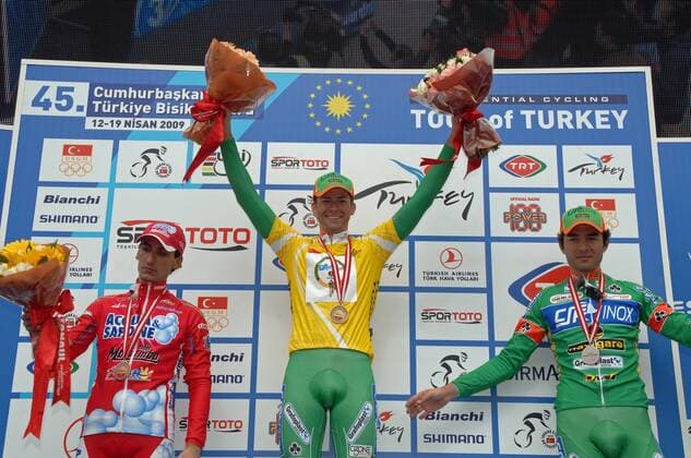 Siegerehrung nach der 1. Etappe der Türkeirundfahrt 2009: Mauro Finetto (Italien CSF Group Navigare, Mitte) gewinnt vor Ruggero Marzoli (Italien Acqua e Sapone, li.) und Mauro Abel Richeze (Argentinien CSF Group Navigare) Radsport Herren Tour of Turkey 2009, Türkeirundfahrt, Straßenradsport, Straße, Rad Gruppe 1. Etappe: Istanbul - Istanbul Freude,