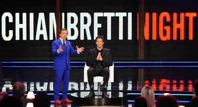 Torwart Gianluigi Buffon (Italien Juventus Turin) zu Gast bei Moderator Piero Chiambretti in der Late Night Show Chiambretti Night -  Fußball Herren Chiambretti Night 2009, Serie A 2008 2009, 1. Liga, Juventus Turin, Juve Gruppe Mailand
