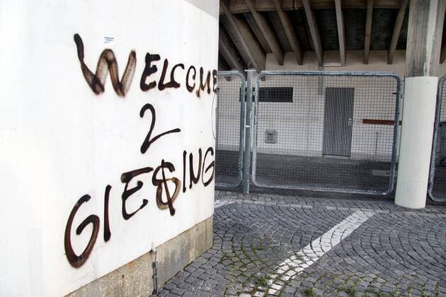 Fußball, Stadiongeschichte TSV 1860 München Welcome 2 Giesing - Graffiti am Stadion an der Grünwalder Straße Fußball Herren 3. Liga 2008 2009, Regionalliga Süd, Stadionstory, Reportage, Einzelbild München