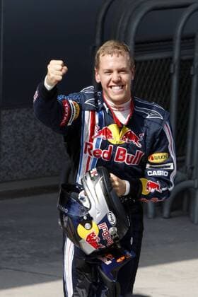 Sebastian Vettel (Deutschland Red Bull) - Jubel über seine Pole Position in China 2009 Motorsport Grand Prix Herren Großer Preis von China 2009, Formel 1 Weltmeisterschaft, F1, F, GP, WM, Qualifying Einzelbild Shanghai Freude,