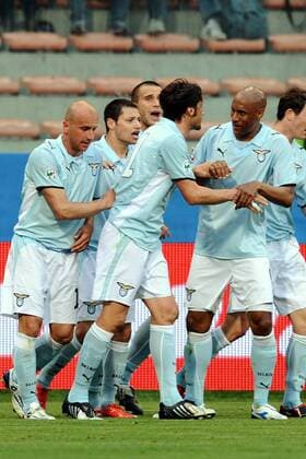 Torjubel Lazio Rom, vorn v.li.: Tommaso Rocchi, Mauro Zarate, Stefano Mauri und Ousmane Dabo -  Fußball Herren Serie A 2008 2009, 1. Italienische Liga Gruppe Genua Freude,