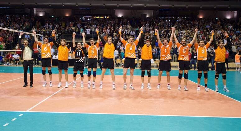 Schlussjubel SCC Berlin Volleyball 1. BL Herren Saison 2008 2009, Halbfinale, Playoffs, Playoff, Play Offs, Off, SC Charlottenburg Totale Berlin Freude,