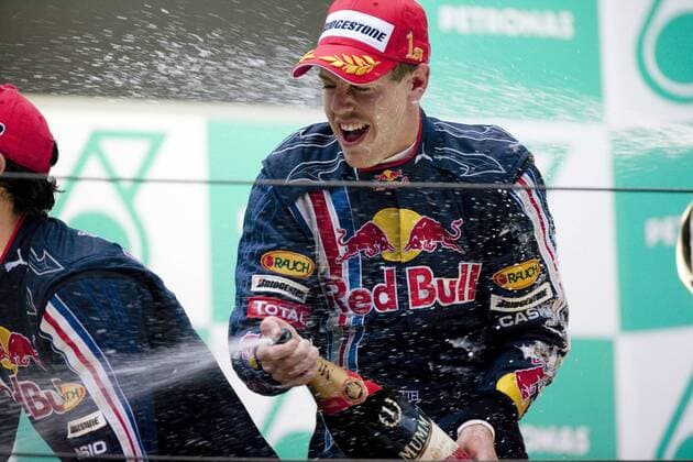 Sebastian Vettel (Deutschland Red Bull) gewinnt den GP von China 2009 -  Motorsport Grand Prix Herren Großer Preis von China 2009, Formel 1 Weltmeisterschaft, F1, F, GP, WM Einzelbild Shanghai Freude,