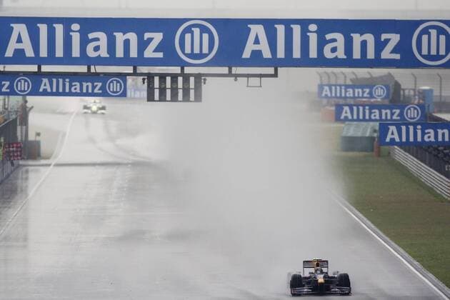 Sebastian Vettel (Deutschland Red Bull) gewinnt das Regenrennen von China 2009 Motorsport Grand Prix Herren Großer Preis von China 2009, Formel 1 Weltmeisterschaft, F1, F, GP, WM Totale Shanghai