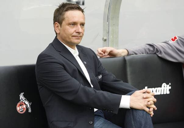 Sportdirektor Horst Heldt (Stuttgart) an seiner alten Wirkungsstätte in Köln Fußball 1. BL Herren Saison 2008 2009, 1. FC Köln - VfB Stuttgart 0:3 Einzelbild Köln