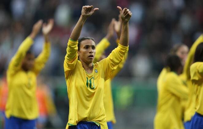 Marta (Brasilien) bedankt sich beim Anhang Fußball Länderspiel Damen Freundschaftsspiel 2009, Test, Testspiel, Frauen, Frauenfußball, Nationalteam, Nationaltrikot Einzelbild Frankfurt M.