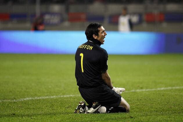 Torwart Gianluigi Buffon (Juventus Turin) -  Fußball Herren Coppa Italia 2008 2009, Pokal, Pokalspiel, Juve Einzelbild Turin Enttäuschung, Verzweiflung, Wut,