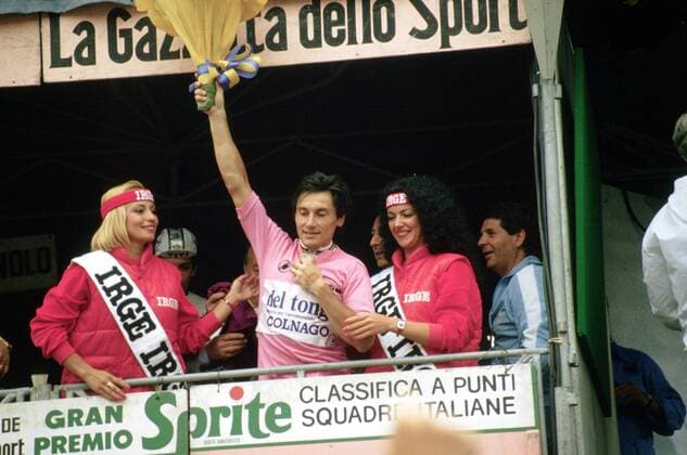 Giuseppe Saronni (Italien Del Tongo Colnago) im rosa Trikot bei der Siegerehrung zur 20. Etappe des Giro d Italia 1983 -  Radsport Herren Giro d Italia 1983, dItalia, Straßenradsport, Straße, Rad Gruppe Wolkenstein 20. Etappe: Selva Val Gardena - Arabba Freude,