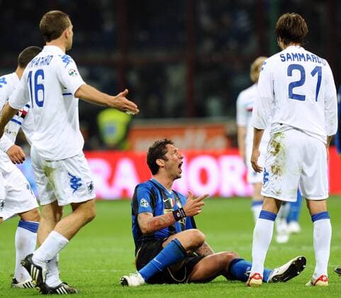 Marco Materazzi (Inter Mailand, Mitte) beschwert sich -  Fußball Herren Coppa Italia 2008 2009, Pokal, Pokalspiel, FC Internazionale Mailand - Sampdoria Genua 1:0, Inter Gruppe Mailand Enttäuschung, Spannung,