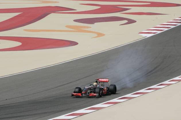 Lewis Hamilton (England McLaren Mercedes) in seinem Boliden Motorsport Grand Prix Herren Großer Preis von Bahrain 2009, Formel 1 Weltmeisterschaft, F1, F, GP, WM, Freies Training Totale Manama Sakhir