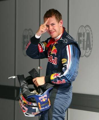 Sebastian Vettel (Deutschland Red Bull) jubelt über seinen zweiten Platz beim GP von Bahrain 2009 Motorsport Grand Prix Herren Großer Preis von Bahrain 2009, Formel 1 WM, F1, F, GP Einzelbild Manama Sakhir Freude,