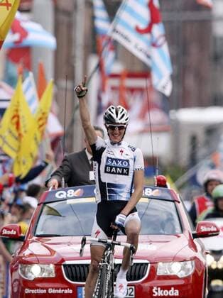 Andy Schleck (Luxemburg Saxo Bank) gewinnt Lüttich Bastogne Lüttich 2009 Radsport Herren Lüttich Bastogne Lüttich 2009, Straßenradsport, Straße, Rad Einzelbild Liege Freude,